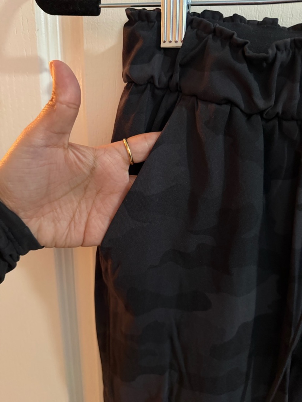 Lululemon High Rise Crop Camo Drawstring Pant - Picture 4 of 5
